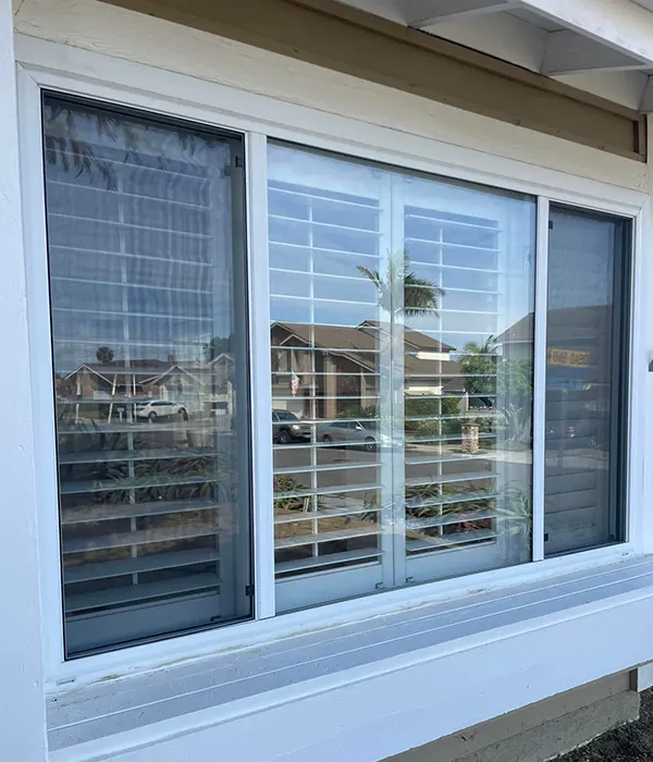 Replace Solar Screens, Pet Screens & Conventional Screens