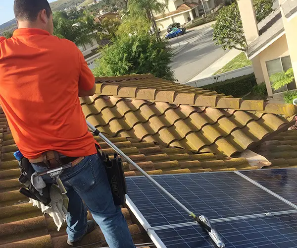 Commercial, & Residential Solar Panel Cleaning Experts